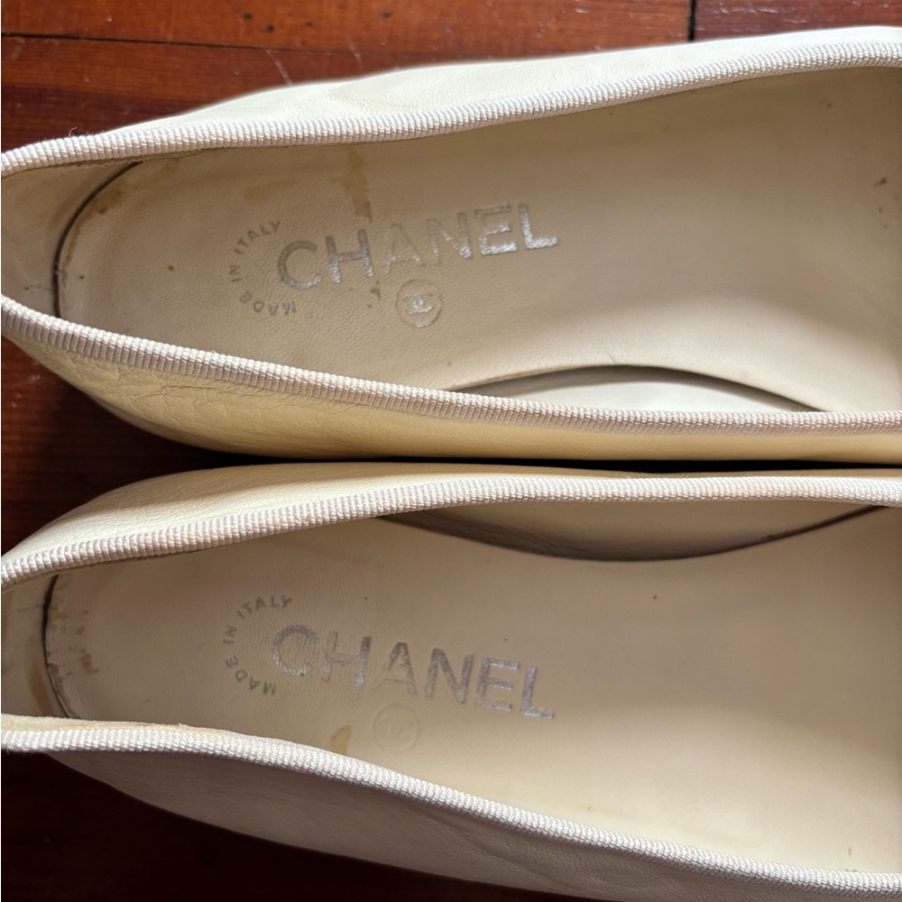 RARE! CHANEL Women's Cream and Yellow Ballet Ballerina Flats, size 9-9.5 - Picture 2 of 6